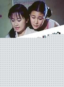 端盘子的姑娘